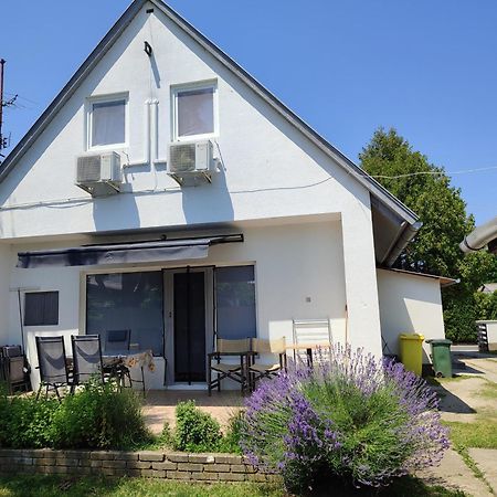Aranyharmat Apartman Balatonlelle Exterior photo